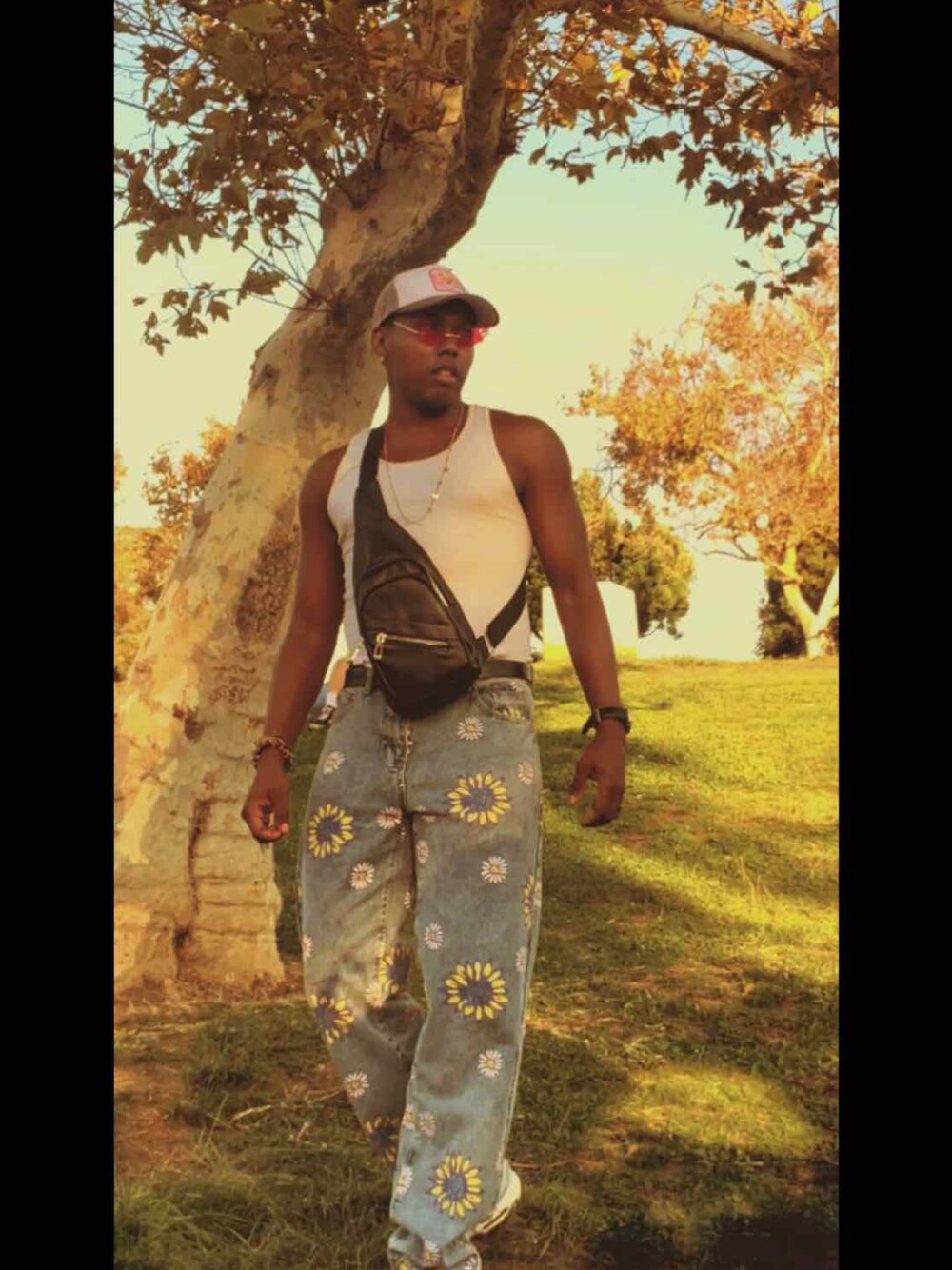 その他のデニムパンツを着用したメンズの夏コーディネートの1枚目の写真