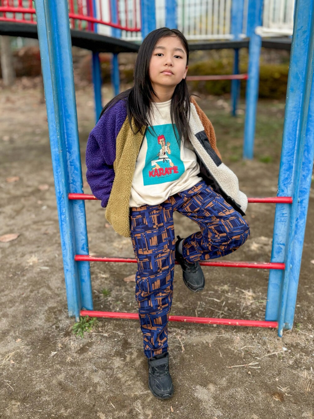 「ストリート、男の子、モコモコアウター、markey's、小学生、むすこーで、キッズ、キッズファッション、冬アウター、冬コーデ、休日スタイル、お出かけコーデ、秋冬コーデ」｜「MARKEY'Sの【MIRACLE-KUN/ミラクルくん】別注プリントトレーナー（80～150cm）（スウェット、ホワイト系）」を使った、TARÖSUKEさん（キッズ・140cm）の冬コーディネートの1枚目の写真