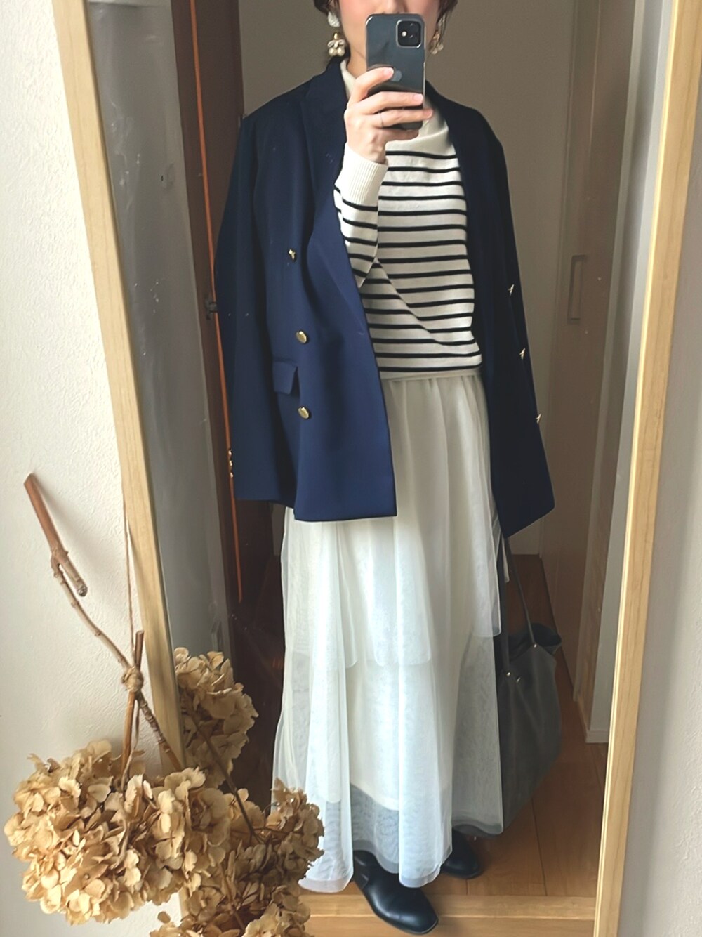 「春色、春服コーデ、ジャケット、シフォンスカート、ネイビー×ホワイト、ボーダー、大人かわいい、きれいめカジュアル、高身長女子、はるコーデ、春先取り、高身長コーデ」｜「Another Editionのアイテム（ニット/セーター、ホワイト系）」を使った、KENIIさん（レディース・167cm）の春コーディネートの1枚目の写真