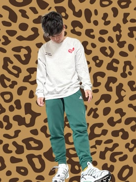 「atmos（アトモス）のアイテム（スウェット）」を使った、かたやんさん（メンズ・165cm）の春コーディネート