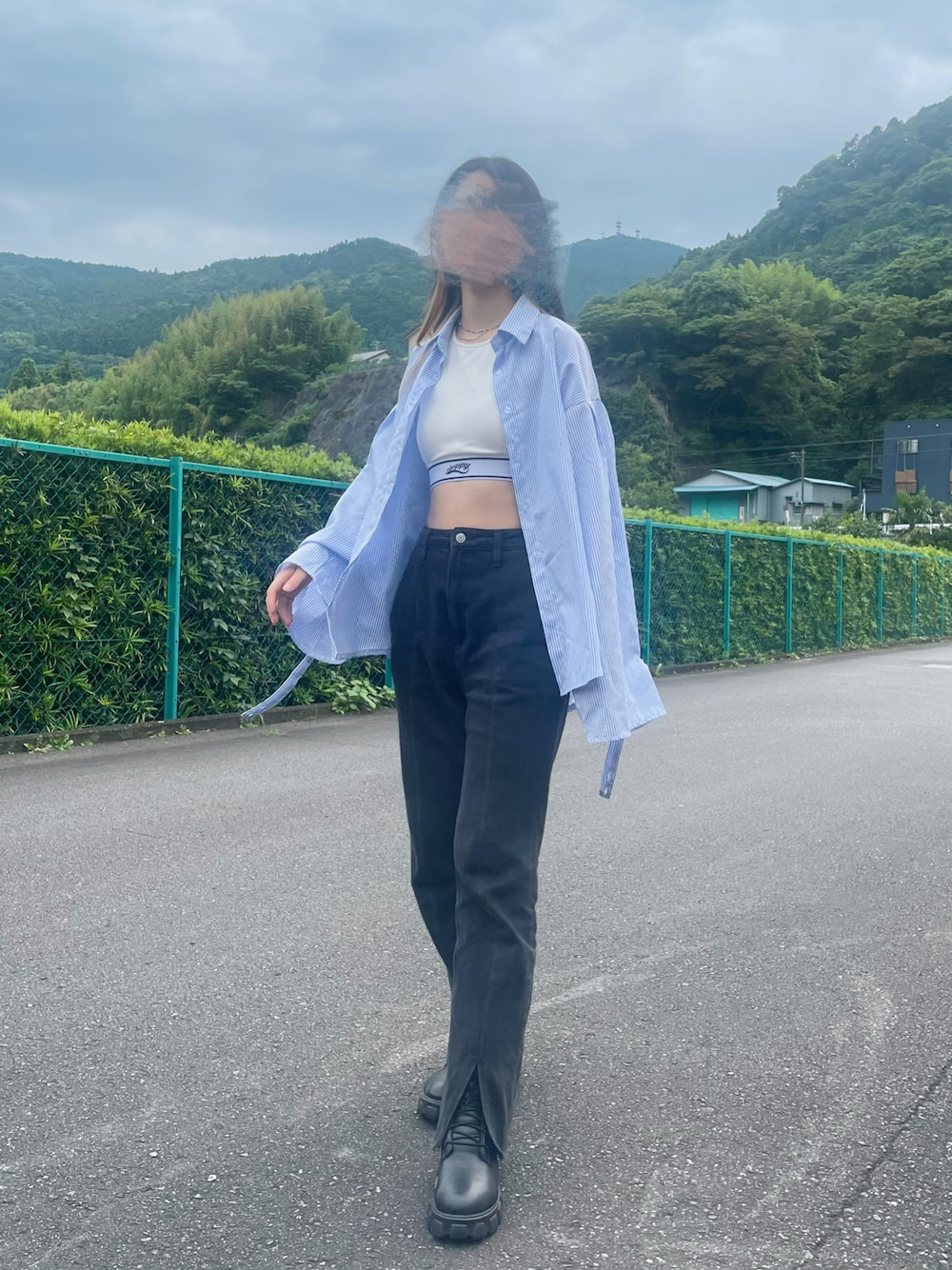 デニムセンタースリットパンツ/260762を使った人気ファッション