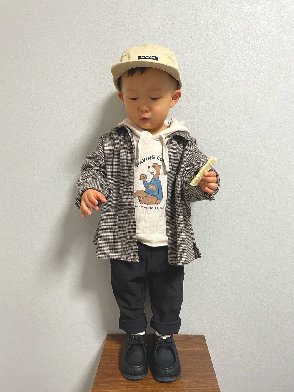 「キャップ、ジャケット、パーカー、クライミングパンツ、モカシン、トラッド」｜「西松屋のアイテム（キャップ、ベージュ系）」を使った、ＯＴＯ ☺︎ ‬ＲＩＲＩさん（キッズ・80cm）の冬コーディネートの1枚目の写真