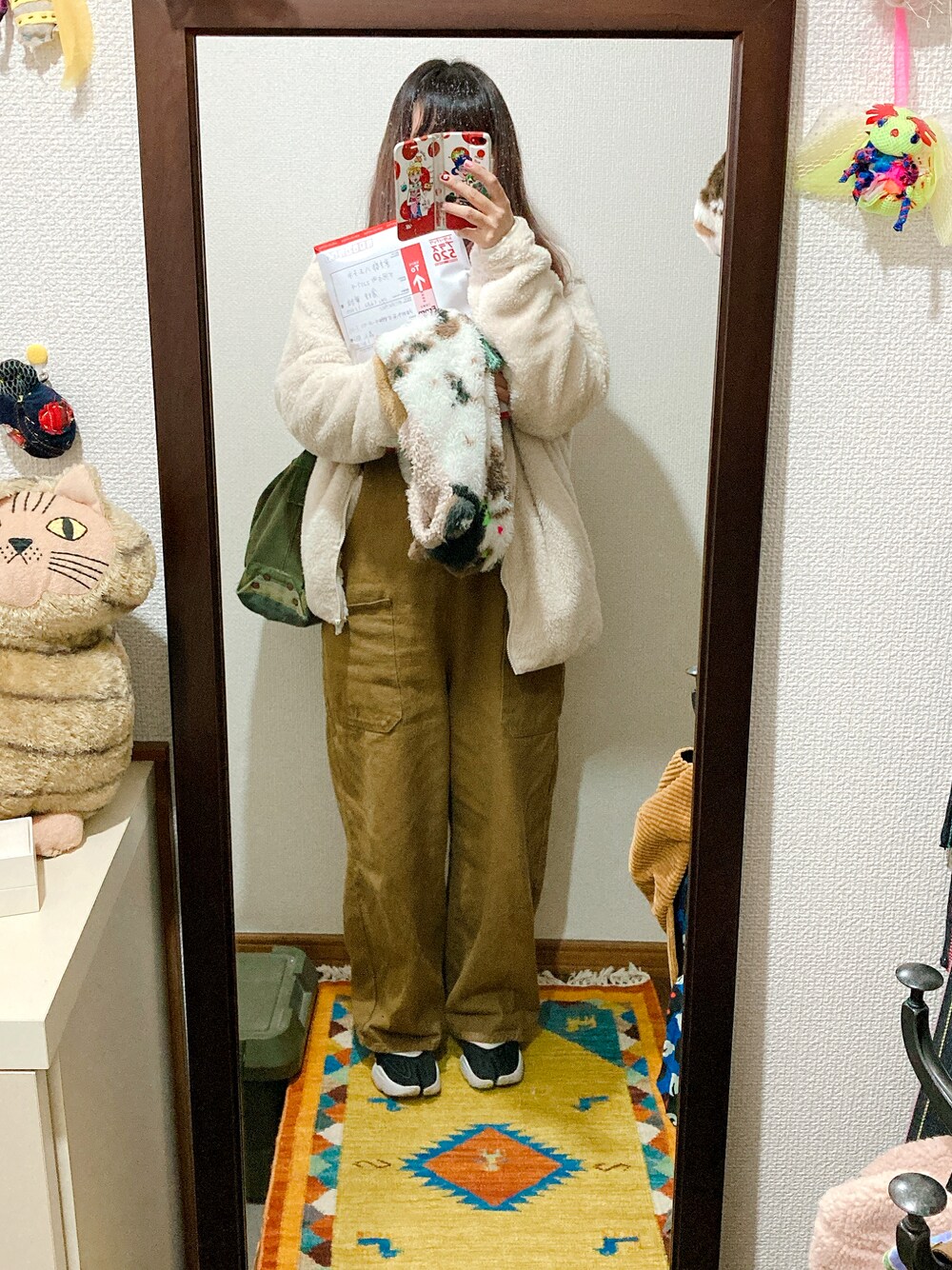 「休日コーデ、きれいめカジュアル、ラクチンコーデ、プチプラコーデ、今日のコーデ、冬コーデ、ootd、ラフ、UNIQLO、ニコアンド、ジーユー、未来のWEARISTAプロジェクト、センスオブプレイス、オーバーオール、カバーオール」｜「niko and...のワイドワークサロペットパンツ（サロペット/オーバーオール、イエロー系）」を使った、さとこさんです。さん（レディース・165cm）の秋コーディネートの1枚目の写真