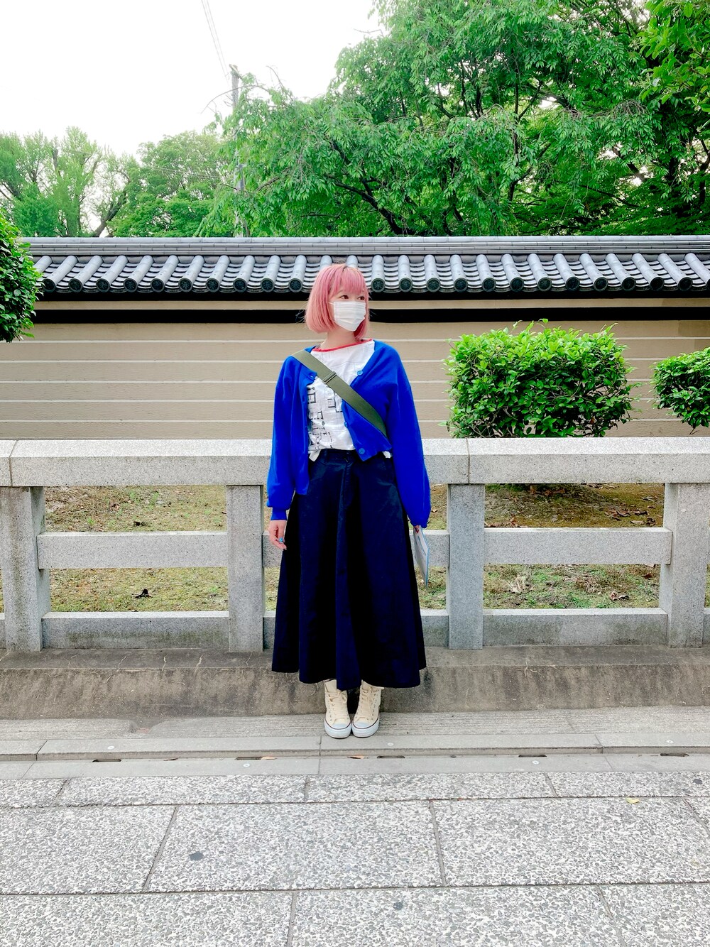 「オトナカジュアル、ゆるコーデ、プチプラコーデ、大人コーデ、スカートスタイル、青、高身長女子、ロングスカート、カジュアル、カジュアルコーデ」｜「GradualRippleのアイテム（スカート、ベージュ系）」を使った、さとこさんです。さん（レディース・165cm）の春コーディネートの1枚目の写真