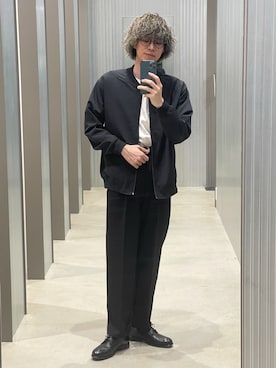 「ITEMS URBANRESEARCH（アイテムズ アーバンリサーチ）のTRストレッチ ジップアップブルゾン（ブルゾン、ブラック系）」を使った、ダイチさん（メンズ・168cm）の春コーディネート