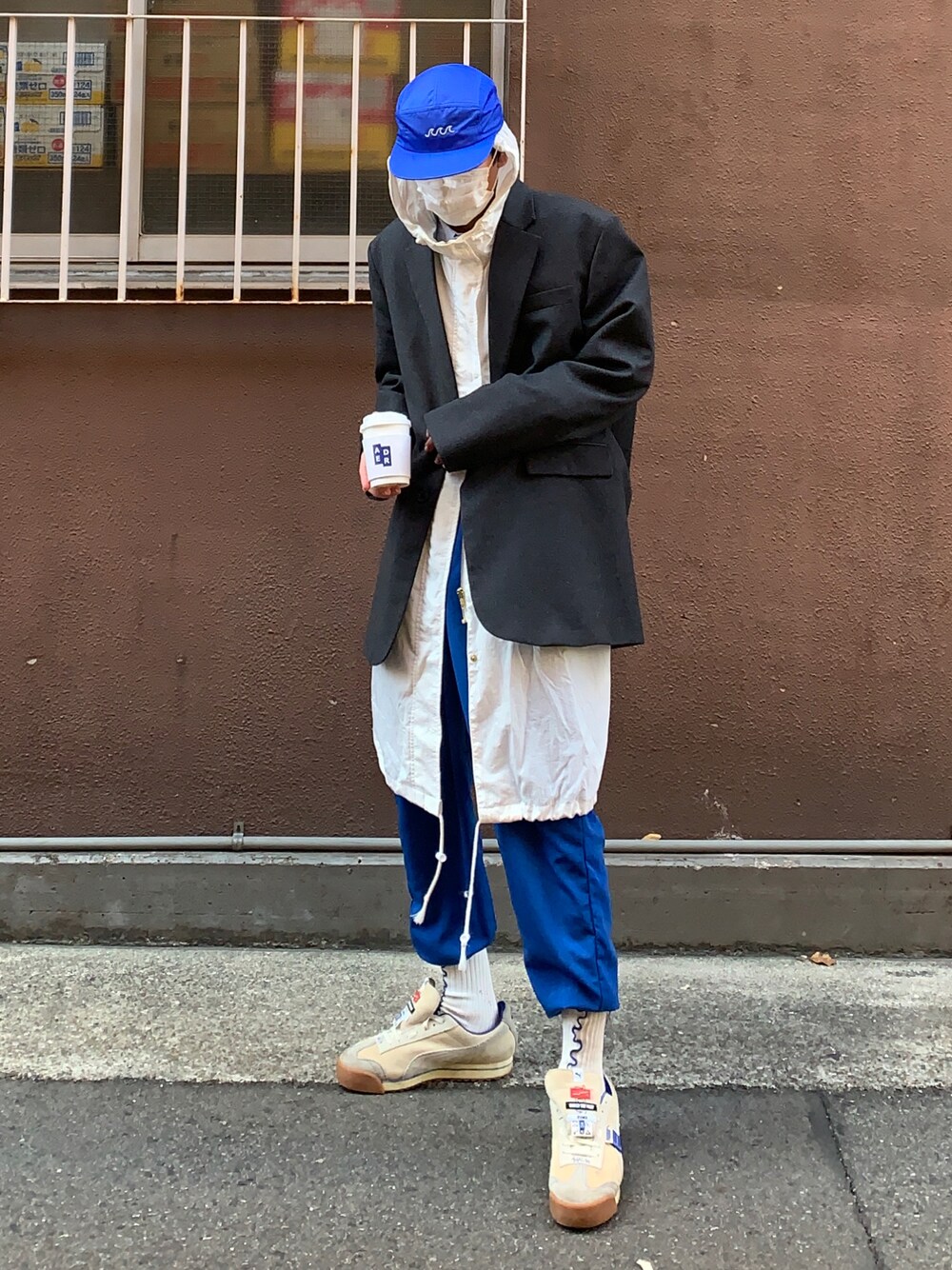 「ZARAのアイテム（ジャケット/アウター、グレー系）」を使った、あまるさん（メンズ・173cm）の冬コーディネートの1枚目の写真