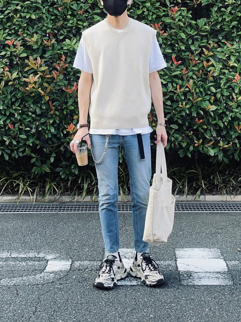「秋コーデ、スニーカーコーデ、オトナカジュアル、ストリートMIX、ベージュ、秋服準備はじめました」｜「MR.GENTLEMANのアイテム（アクセサリー、シルバー系）」を使った、TSUNAさん（メンズ・174cm）の秋コーディネートの1枚目の写真