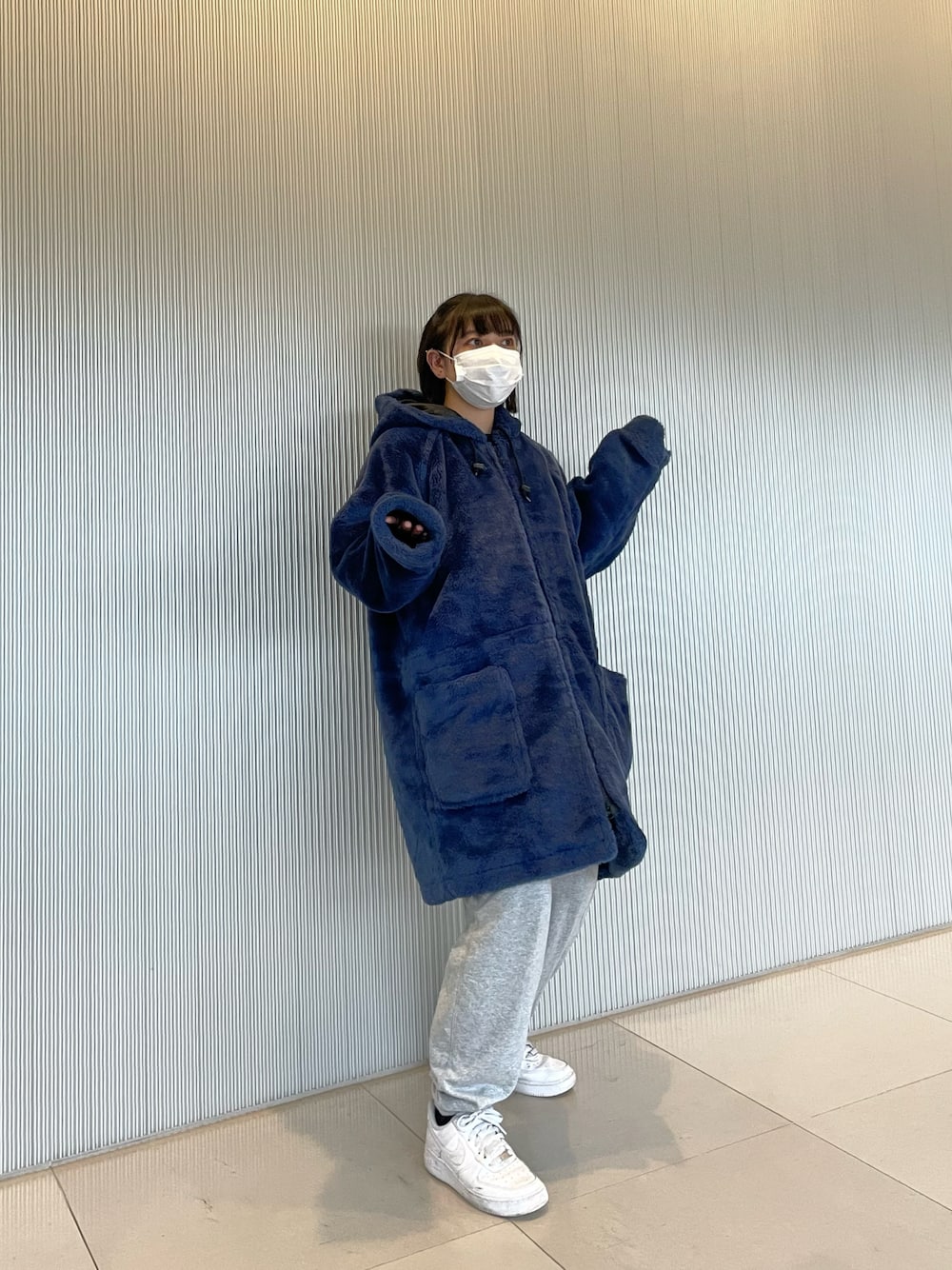 「パンツスタイル、UNIQLO、PIKO、スウェット、NIKE、AIR FORCE 1」｜「Pikoのアイテム（その他アウター、その他）」を使った、tonechiさん（レディース・154cm）の冬コーディネートの1枚目の写真