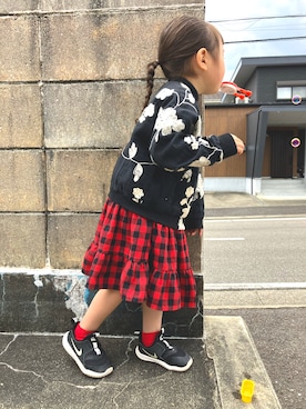 「NIKE（ナイキ）のアイテム（スニーカー、ブラック系）」を使った、まるまるさん（キッズ・110cm）の春コーディネート