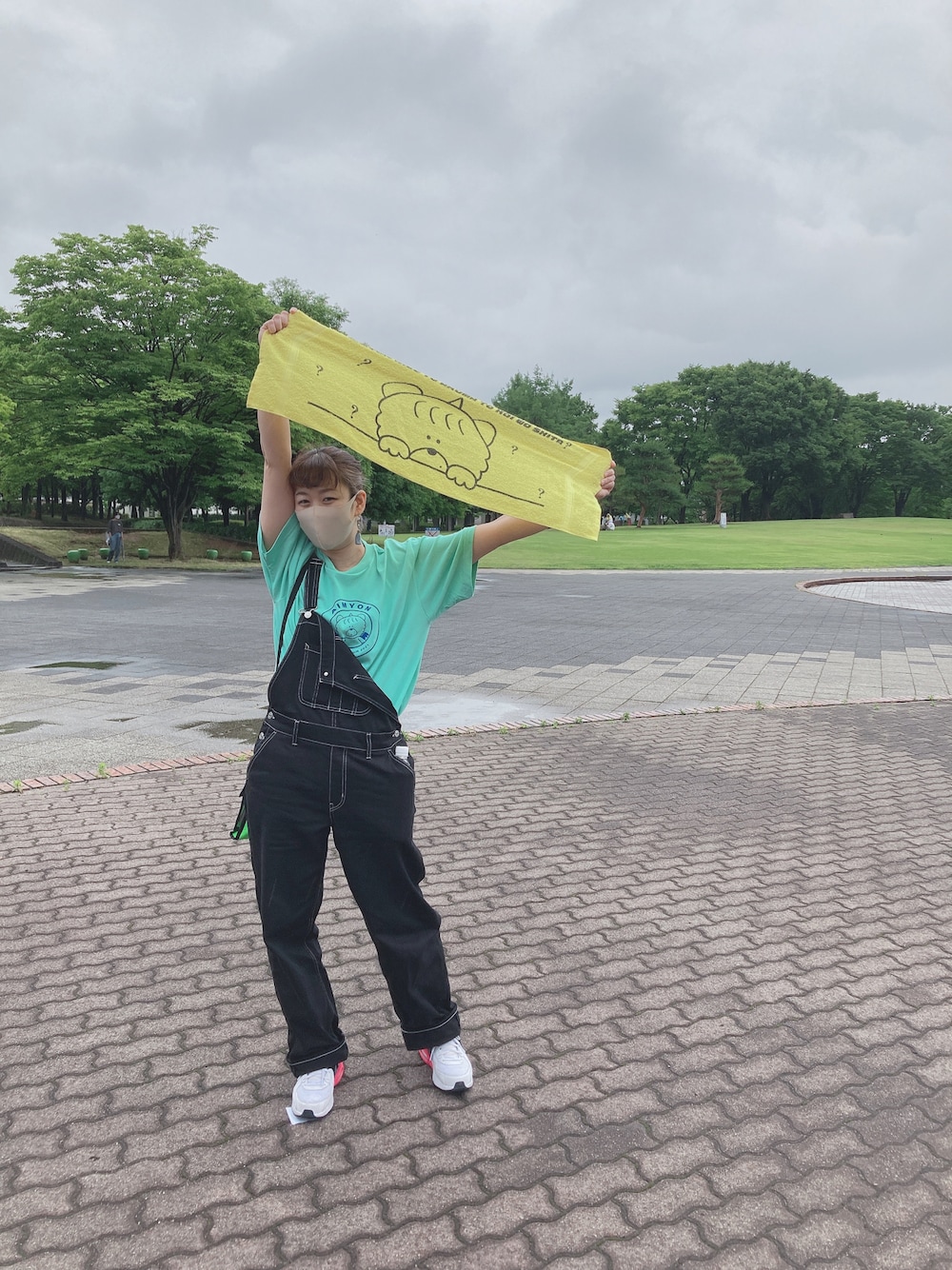 X-girlのアイテムを使った「あいみょん」の人気ファッション