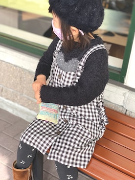 「apres les cours（アプレレクール）のアイテム（ジャンパースカート）」を使った、Emaさん（キッズ・100cm）の冬コーディネート
