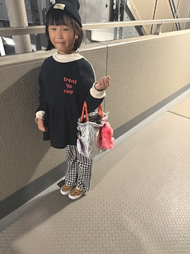 「アイテム（チュニック）」を使った、Emaさん（キッズ・130cm）の秋コーディネート