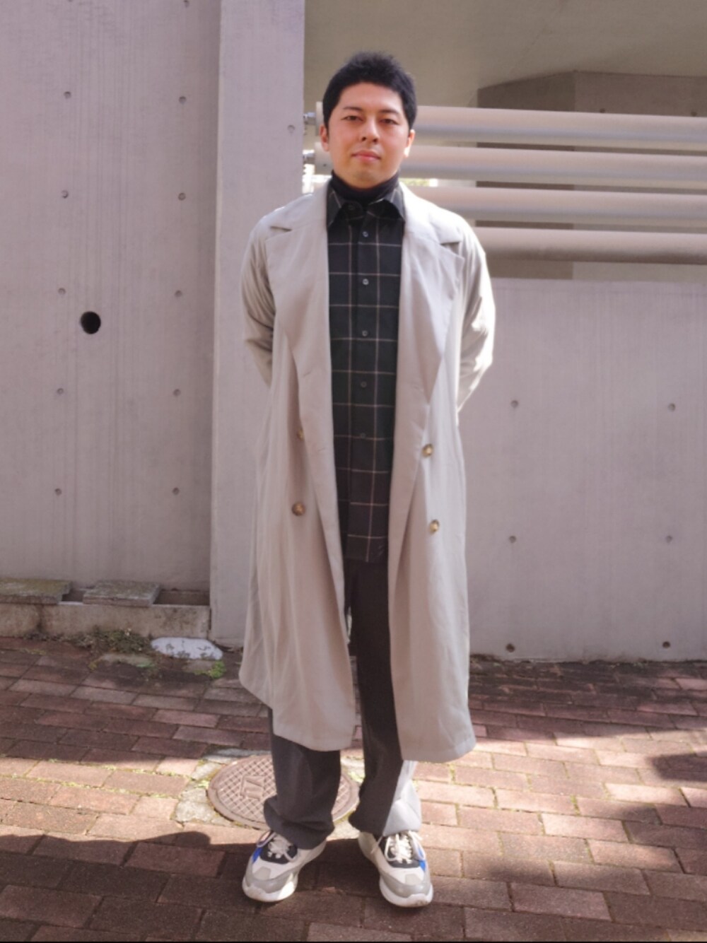 「カジュアルコーデ、春服、ご自由に、とろみトレンチ、レディース男子、ウインドペン、タートルネック、ワイドスラックス、ダッドスニーカー、おしゃれさんと繋がりたい」｜「ZARA MANのアイテム（シューズ、その他）」を使った、はらでぃさん（メンズ・172cm）の冬コーディネートの1枚目の写真