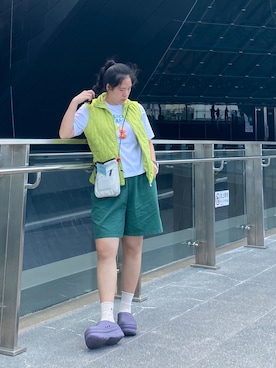 「アイテム（ダウンベスト）」を使った、Yommi Chen🇹🇼さん（レディース・167cm）の秋コーディネート