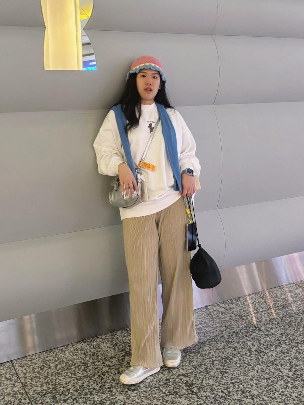 「Appleのアイテム（PC・スマホグッズ/家電、パープル系）」を使った、Yommi Chen🇹🇼さん（レディース・167cm）の春コーディネートの1枚目の写真