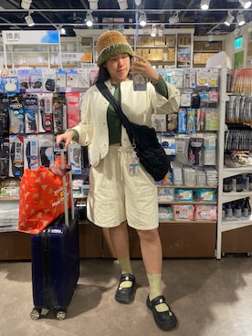 「アイテム（ノーカラージャケット）」を使った、Yommi Chen🇹🇼さん（レディース・167cm）の夏コーディネート