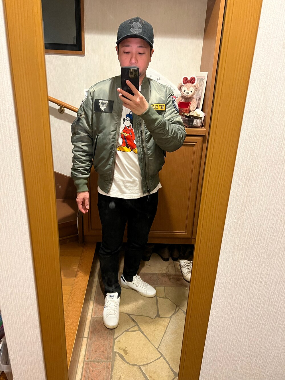 「NEW ERAのアイテム（キャップ、ブラック系）」を使った、Hide Sakuさん（メンズ・168cm）の春コーディネートの1枚目の写真