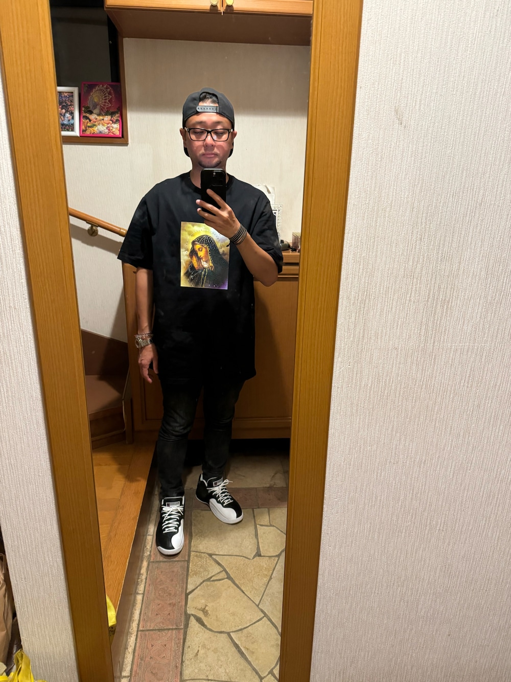 「Supreme のアイテム（Tシャツ/カットソー、ブラック系）」を使った、Hide Sakuさん（メンズ・168cm）の秋コーディネートの1枚目の写真