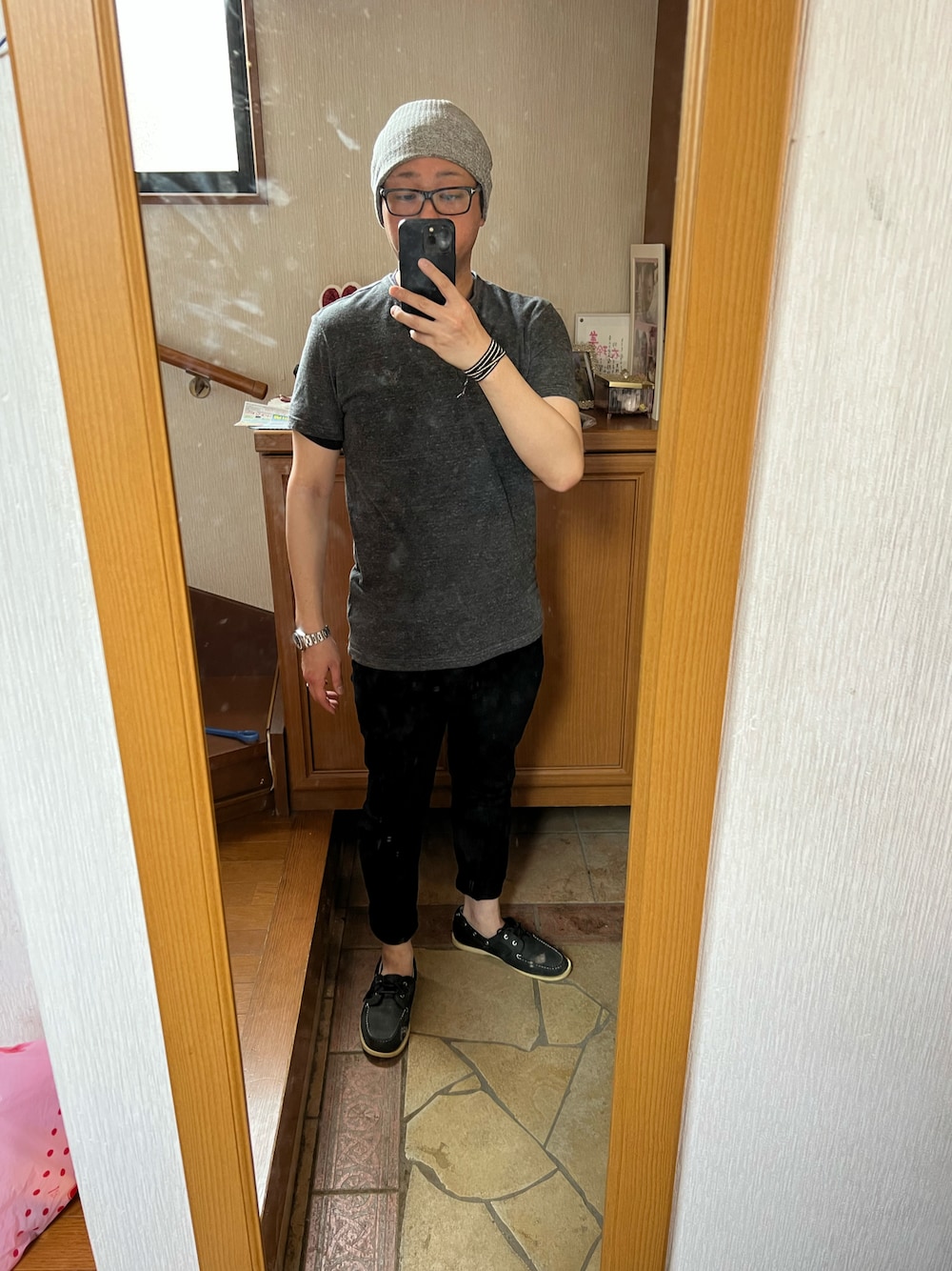 「American Eagleのアイテム（シャツ/ブラウス、グレー系）」を使った、Hide Sakuさん（メンズ・167cm）の夏コーディネートの1枚目の写真