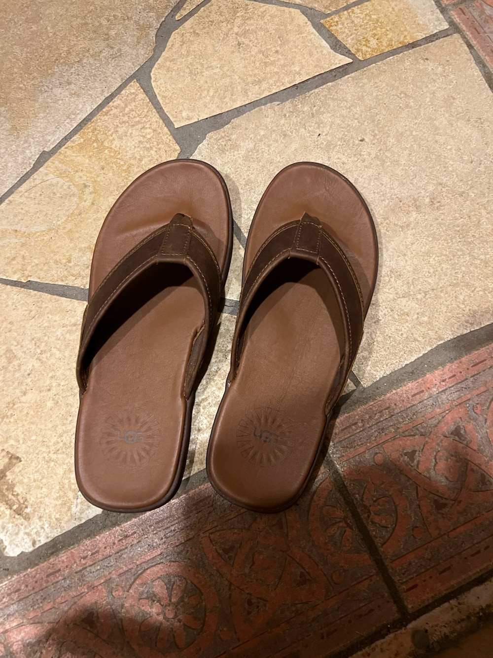 「UGGのアイテム（サンダル、ブラウン系）」を使った、Hide Sakuさん（メンズ・167cm）の夏コーディネートの1枚目の写真