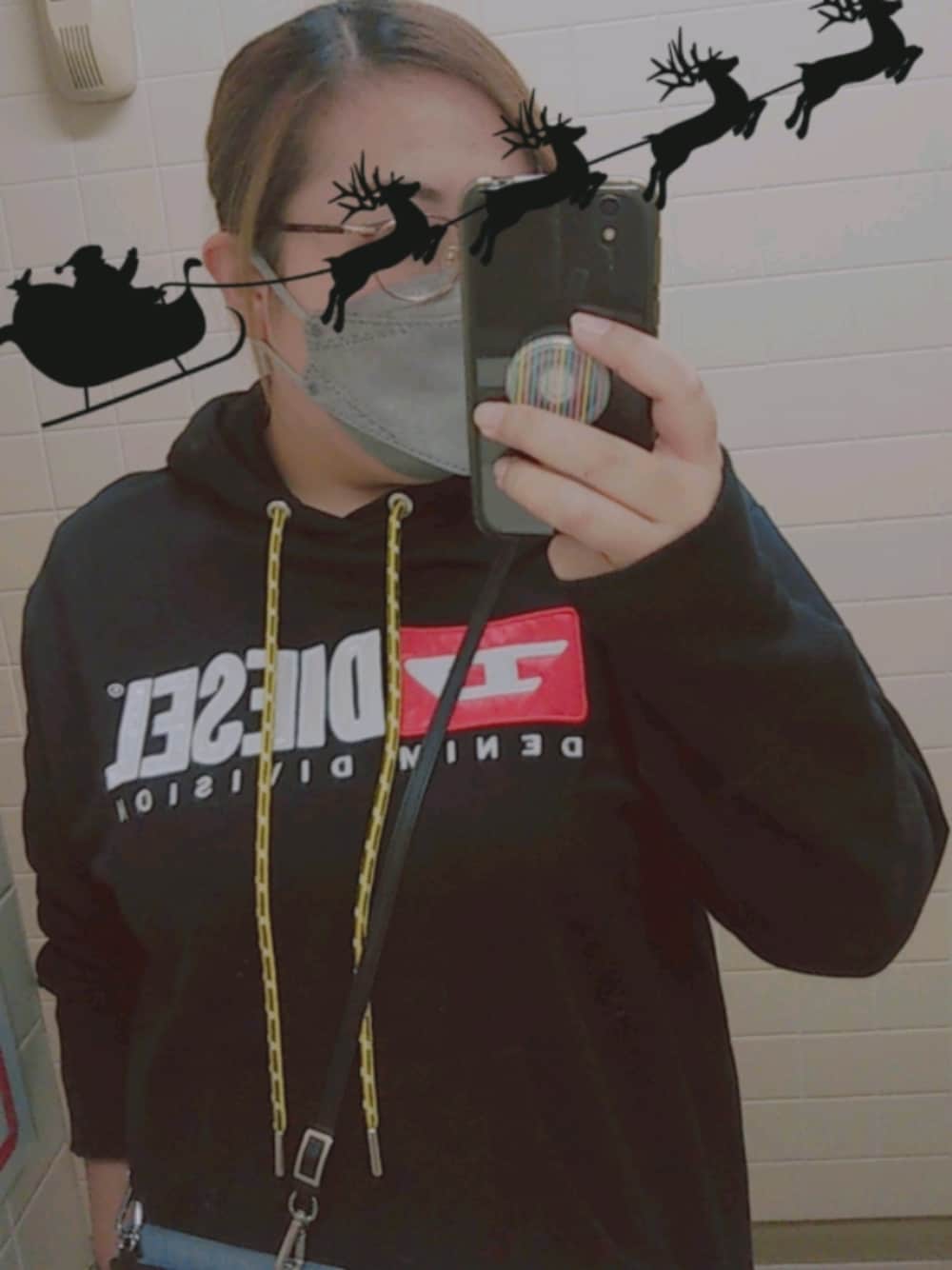 「DIESEL、パーカー」｜「DIESELのアイテム（ワンピース/ドレス、ブラック系）」を使った、CHIKOさん（レディース・160cm）の冬コーディネートの1枚目の写真