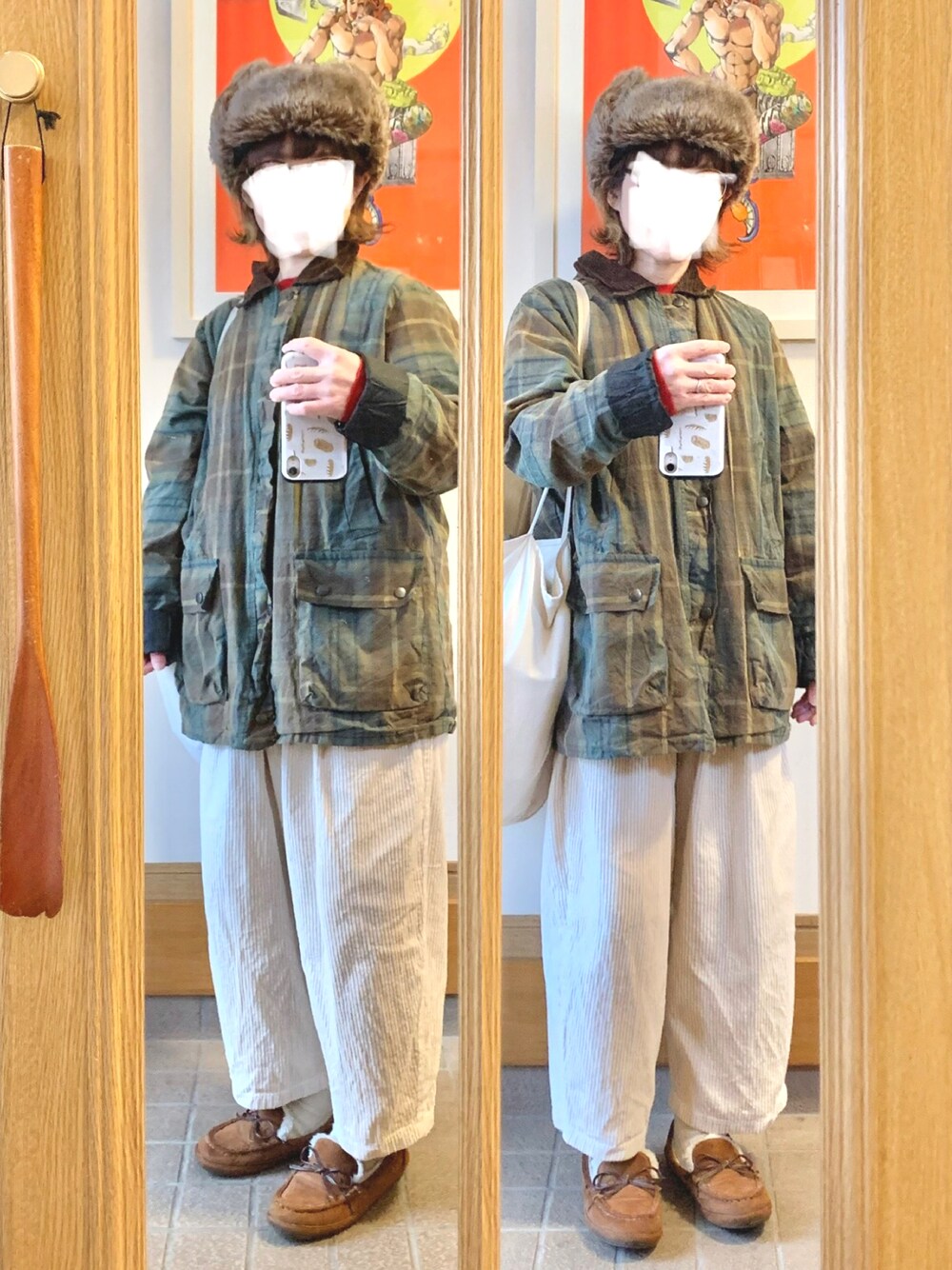 グリーン系のジャケット/アウター、ホワイト系のパンツ、ブラウン系のローファーを着用したレディースの冬コーディネートの1枚目の写真