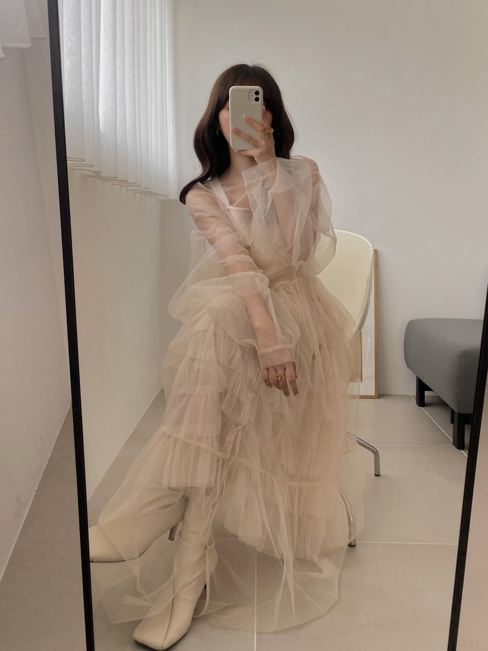 「休日コーデ、大人かわいい、秋服準備始めました、チュールスカート、デート、デートスタイル（WOMEN）、ブーツ、淡色コーデ、淡色女子、お洒落さんとつながりたい、ootd、ビスチェ、秋カラー、ガーリー、ガーリーコーデ」｜「Aylaのtiered tulle skirt（スカート、ホワイト系）」を使った、白濱楓雅 ( ふぅ )🍨さん（骨格ストレート・レディース・158cm）の秋コーディネートの1枚目の写真