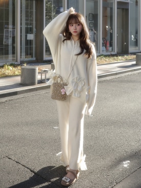 「アイテム（セットアップ）」を使った、白濱楓雅 ( ふぅ )🍨さん（レディース・158cm）の冬コーディネート