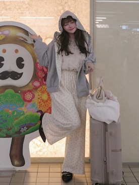 「POMIII PARTAGEのアイテム（パーカー、グレー系）」を使った、白濱楓雅🐚 fuchan_2003さん（レディース・158cm）の秋コーディネート