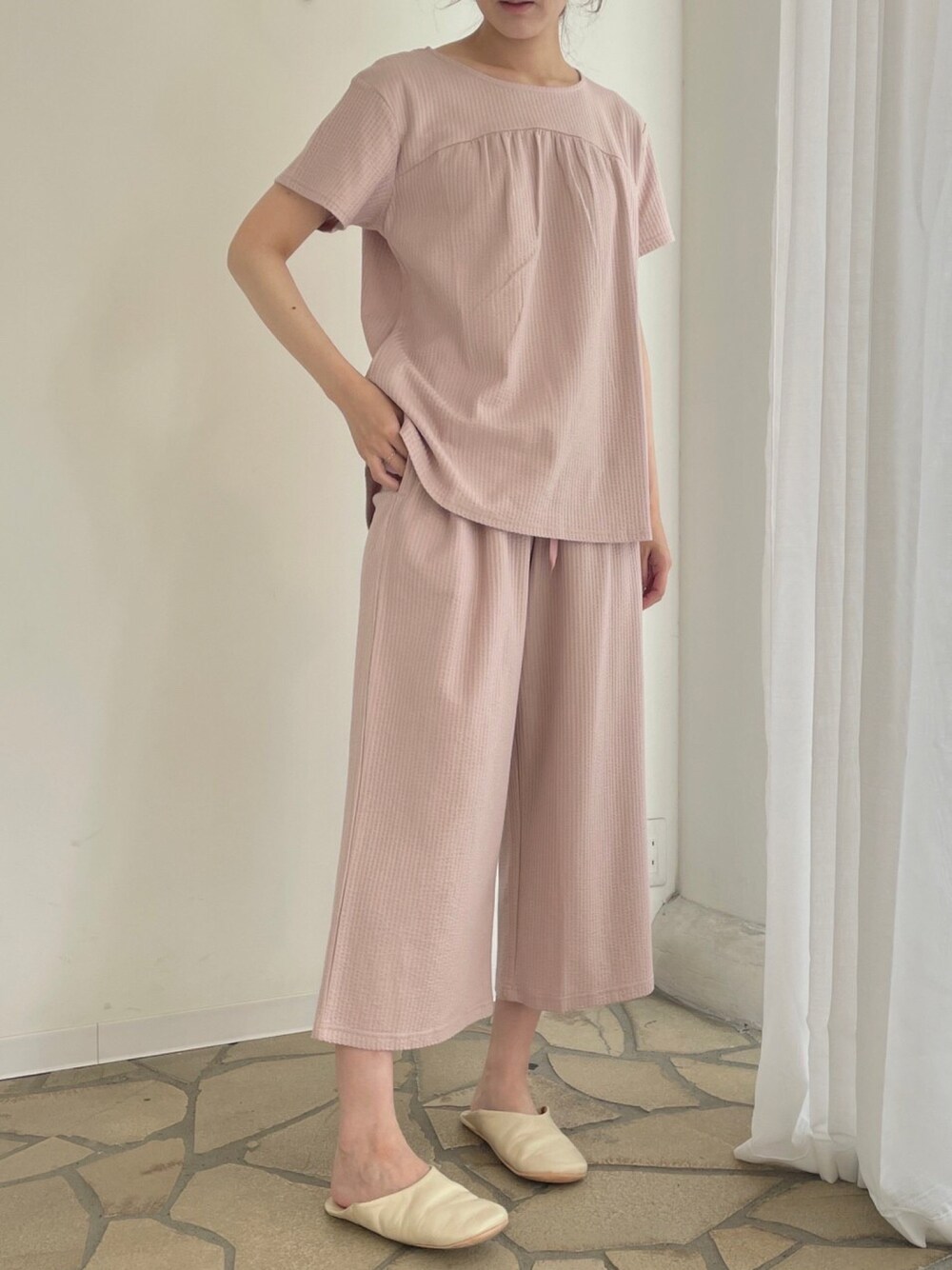 ピンク系のルームウェア/パジャマ、ピンク系のルームウェア/パジャマを着用したレディースの夏コーディネートの1枚目の写真