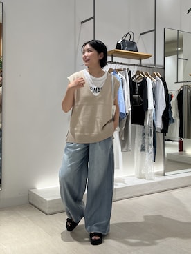 「GALLARDAGALANTE（ガリャルダガランテ）のサイドスリットニット（ニット/セーター、ベージュ系）」を使った、mihoさん（レディース・163cm）の春コーディネート
