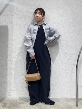 「KBF（ケイビーエフ）のシアーチェックコンパクトシャツ（シャツ/ブラウス、グレー系）」を使った、はやたさん（レディース・158cm）の春コーディネート