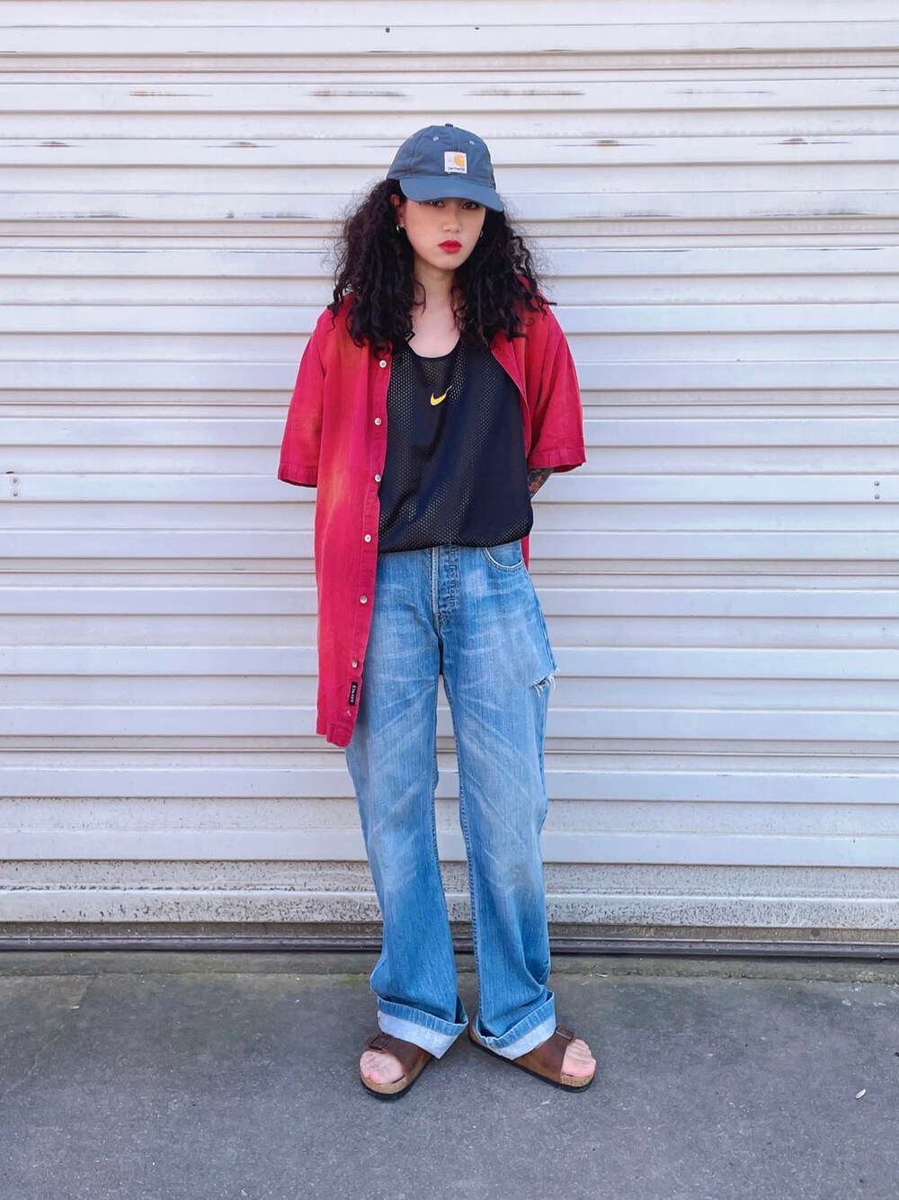 「VINTAGEのアイテム（シャツ/ブラウス、レッド系）」を使った、初九さん（レディース・155cm）の夏コーディネートの1枚目の写真