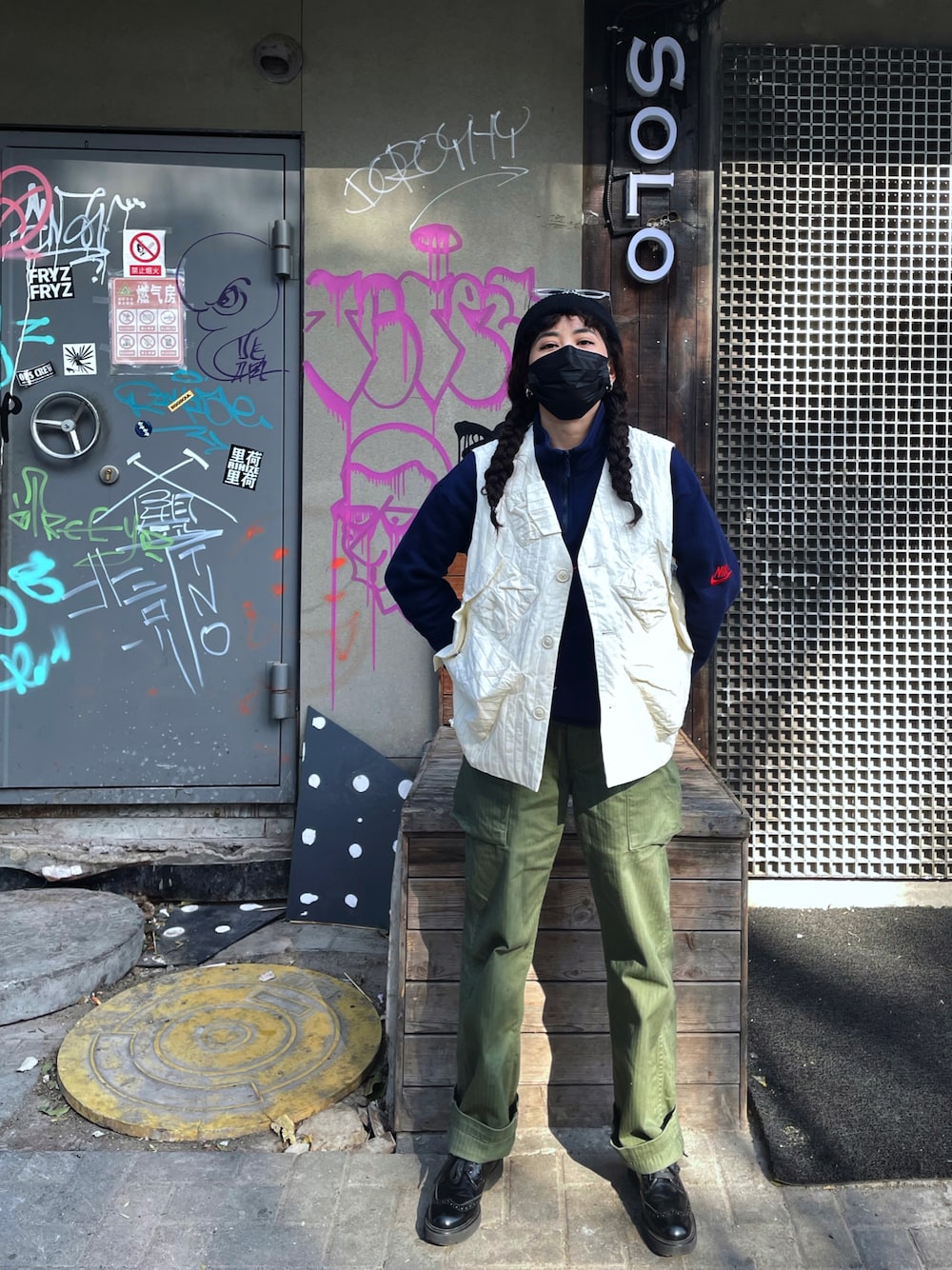 「p44のアイテム（その他パンツ、グリーン系）」を使った、初九さん（レディース・155cm）の秋コーディネートの1枚目の写真