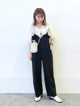 「フリルトップス」｜「アイテム（サロペット/オーバーオール）」を使った、𝘵 𝘰 𝘺 𝘰 .さん（レディース・160cm）の夏コーディネート