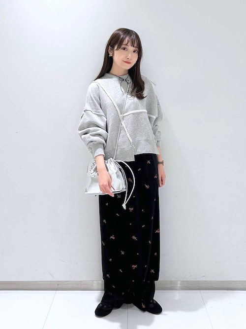 セール】ベロアシシュウフレアパンツ 250463（その他パンツ）｜LOWRYS