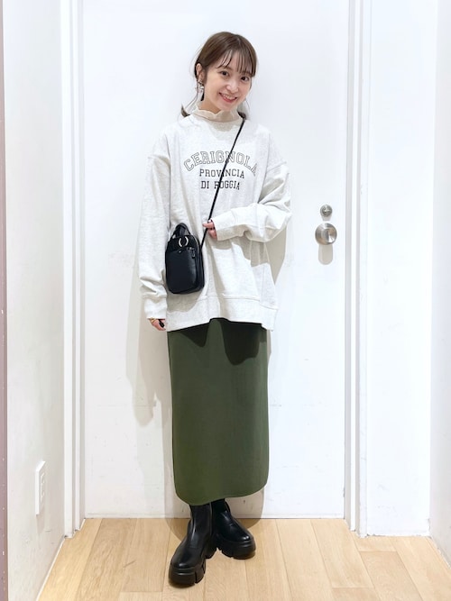LOWRYS FARM イオンモール高岡                    .さんのスカートを使った