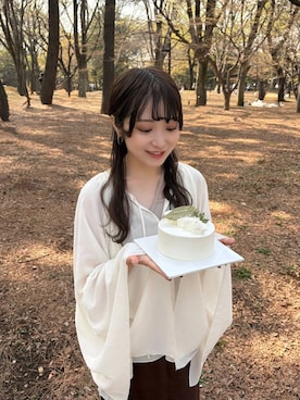 「LOWRYS FARM（ローリーズファーム）のストレッチサテンスカート　 290120（スカート、ブラウン系）」を使った、𝘵 𝘰 𝘺 𝘰 .さん（レディース・160cm）の春コーディネート