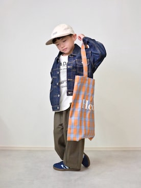 「アイテム（バッグ、オレンジ系）」を使った、tanshio.さん（キッズ・110cm）の秋コーディネート