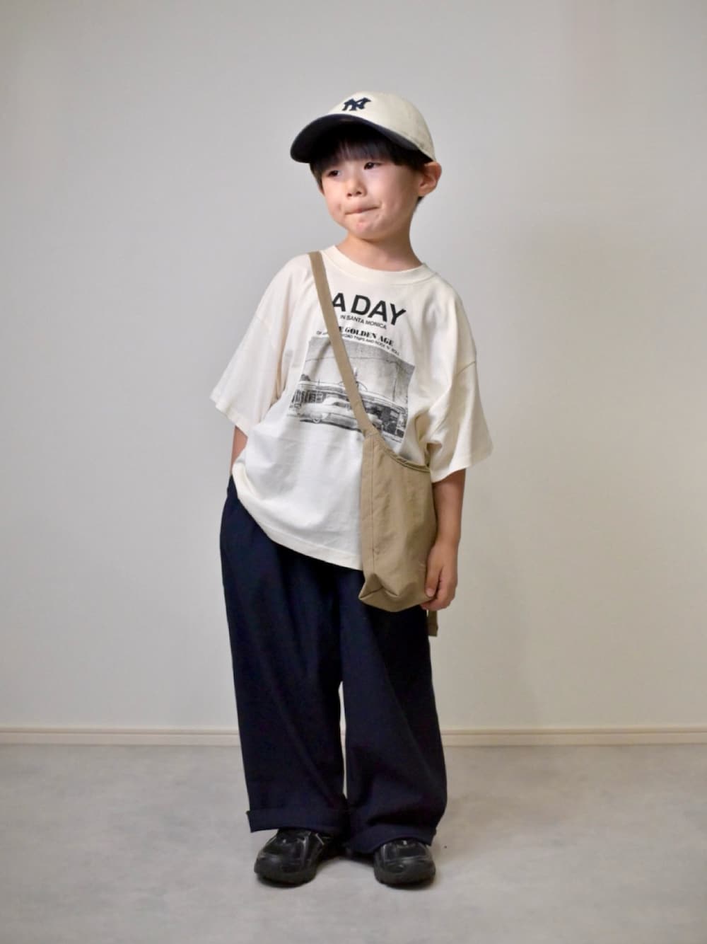 tanshio.さんの「【COTTON from U.S.A】ビッグシルエットフォトプリントTシャツ（Life Support Products）」を使ったコーディネートの1枚目の写真