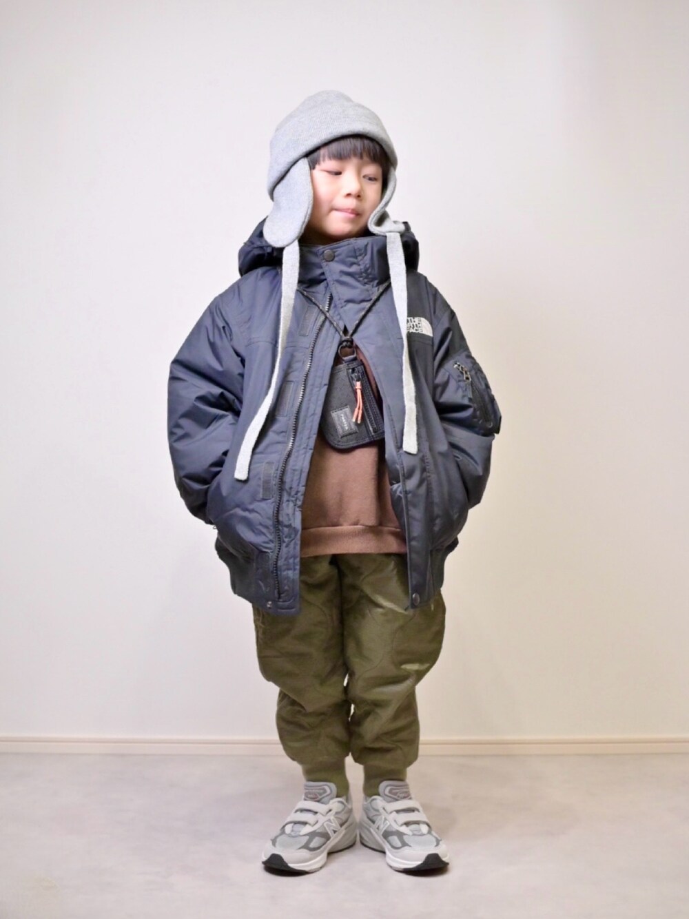 ノースフェイス ウィンターボンバージャケット ベージュ キッズ 130 挟まれ 