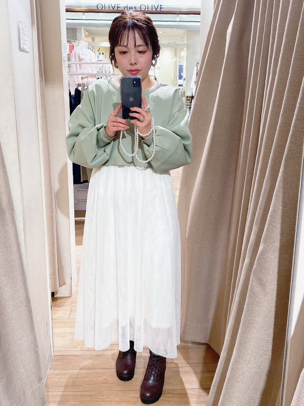 「OLIVE des OLIVE、オリーブ デ オリーブ(OLIVE des OLIVE)、秋服、秋のコーデ、秋コーデ、ワンピース、ロングワンピース、カラーニット、ショート丈、クロップドトップス、チュールワンピ、低身長、低身長コーデ」｜「OLIVE des OLIVEのニット×チュールキャミset/キャミワンピース（ワンピース、グリーン系）」を使った、ol_izmm_さん（レディース・153cm）の秋コーディネートの1枚目の写真