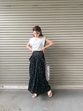 「CLANE（クラネ）のアイテム（スカート）」を使った、三橋栄香さん（レディース・155cm）の夏コーディネート
