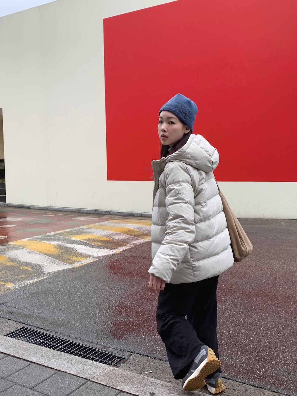 「THE NORTH FACEのアイテム（ニットキャップ/ビーニー、ブルー系）」を使った、D77さん（レディース・160cm）の春コーディネートの1枚目の写真