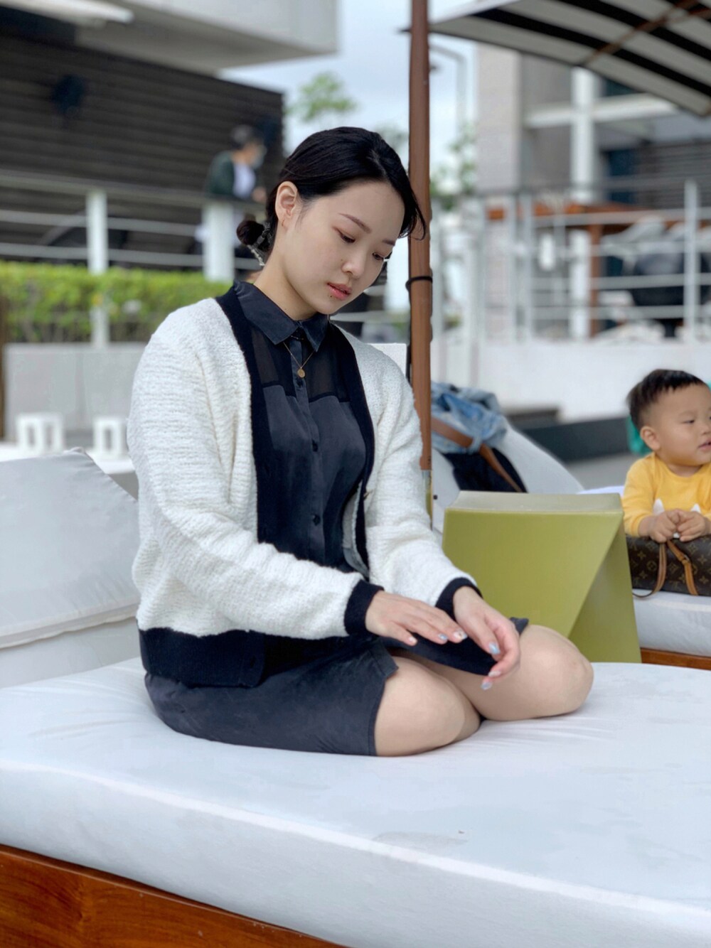 「knit、snidel、秋」｜「COCOSHNIKのアイテム（ネックレス、ゴールド系）」を使った、D77さん（レディース・160cm）の秋コーディネートの1枚目の写真