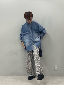 アソートプリントイージーパンツを使った人気ファッション