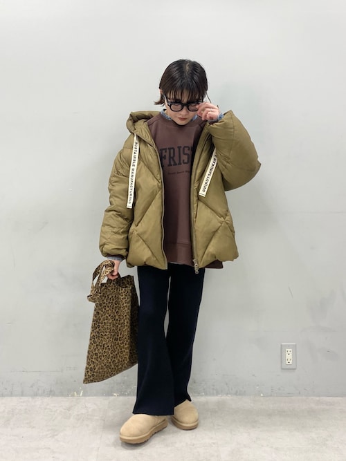 リサイクルダウンジップアップフードジャケット（ダウンジャケット