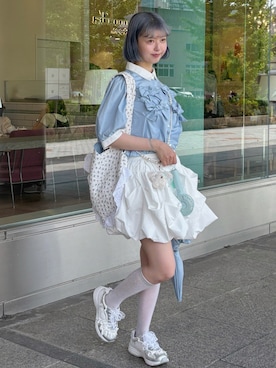 「merry jenny（メリージェニー）の【peichan.コラボ】くまちゃんシルバースニーカー（スニーカー、シルバー系）」を使った、ﾅﾂｷさん（レディース・166cm）の春コーディネート