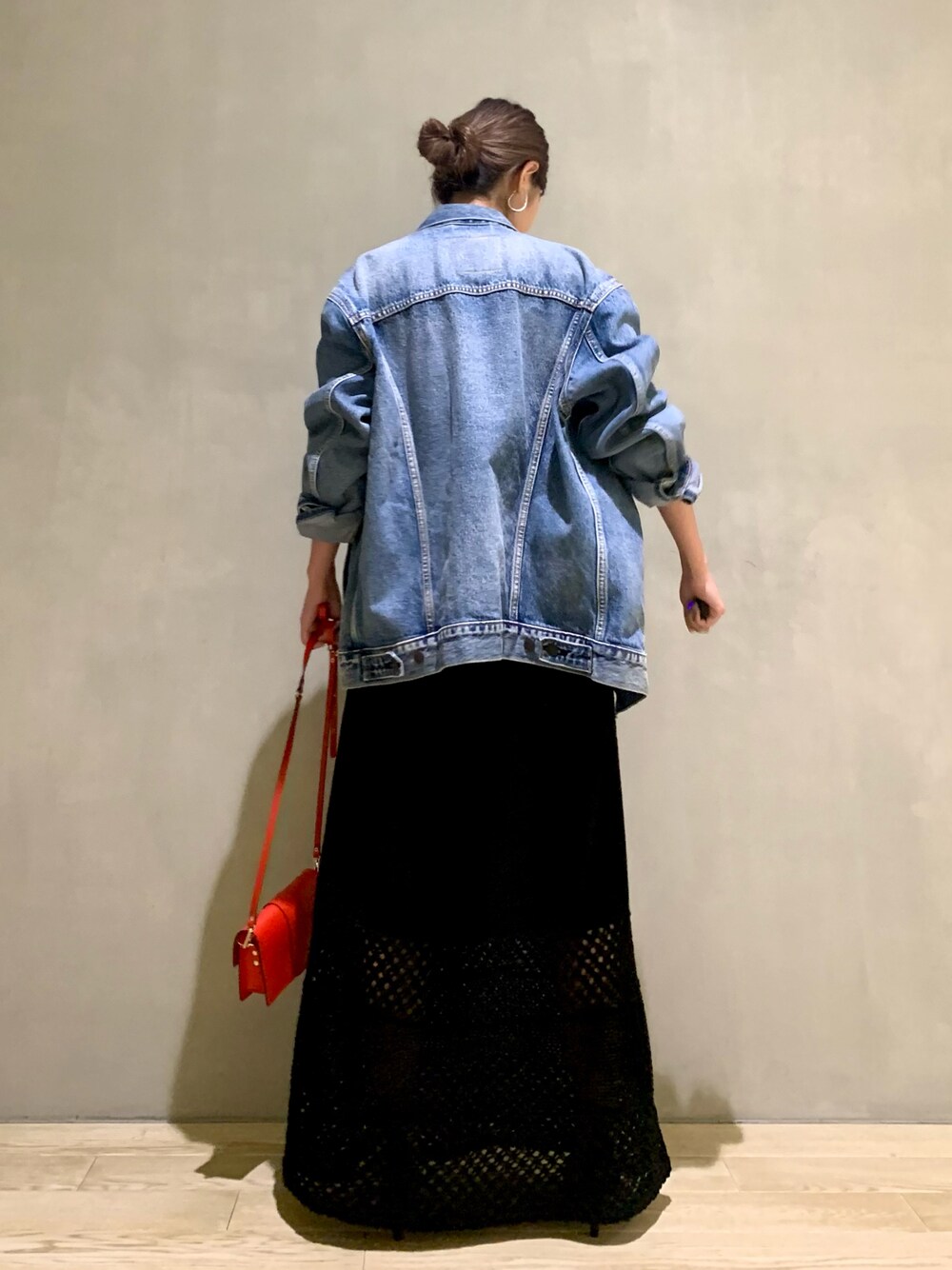 「低身長、Rougevif、rougeviflacle、ルージュヴィフ、ルージュ･ヴィフ ラクレ(Rouge vif la cle)、秋カラー、大人カジュアル、大人かわいい、おしゃれさんと繋がりたい、リーバイス、Gジャン、大人ガーリー、きれいめカジュアル、秋のコーデ、楽チンコーデ」｜「Levi'sの【LEVI’S】STAY LOOSE TRUCKER：デニムジャケット（デニムジャケット、ブルー系）」を使った、はしもとまゆさん（レディース・155cm）の夏コーディネートの1枚目の写真