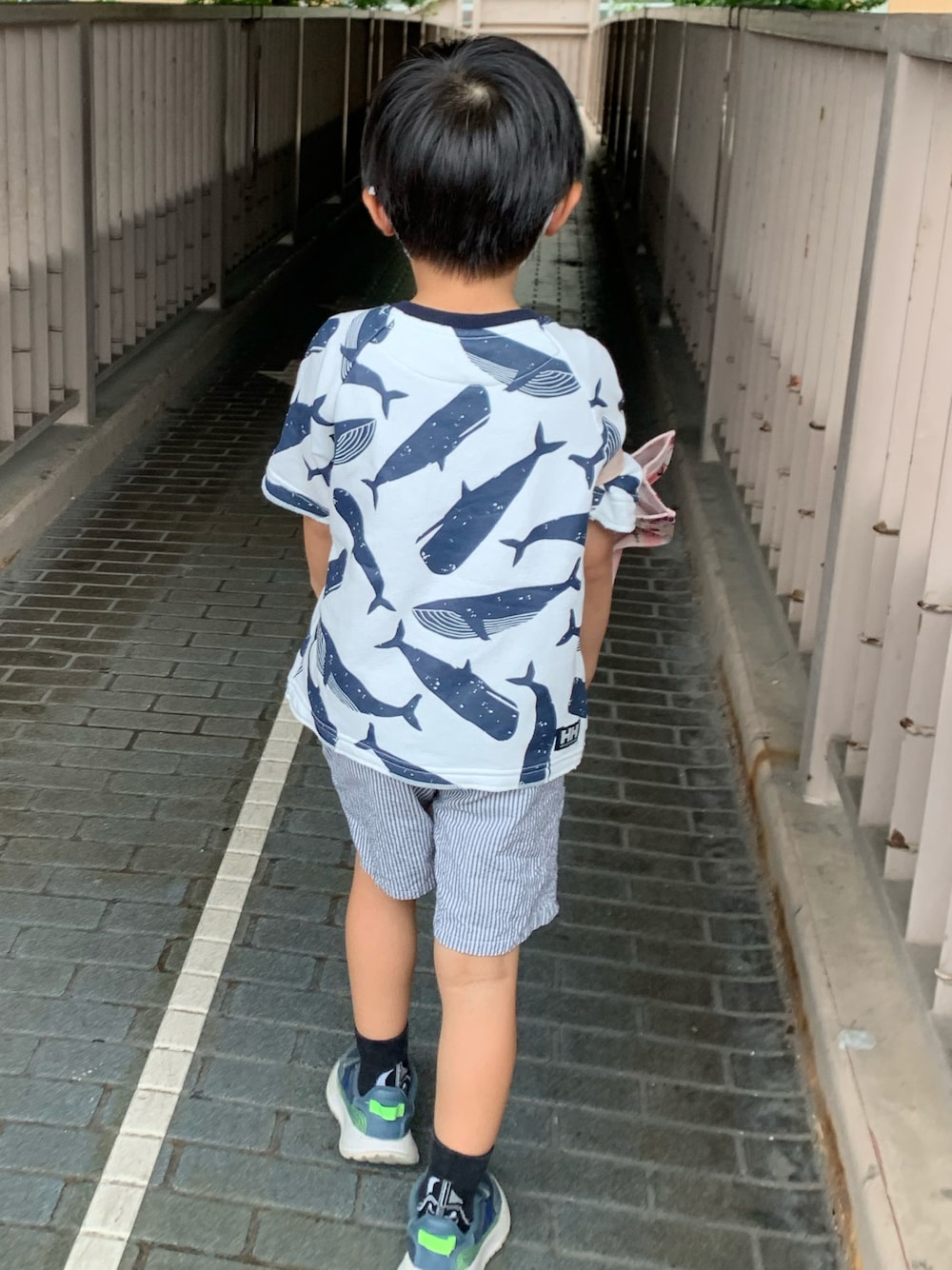 「キッズファッション、おとこのこ、7歳、７歳男の子、小学生男子、小1男子」｜「HELLY HANSENのアイテム（Tシャツ/カットソー、ホワイト系）」を使った、ponta2014さん（キッズ・120cm）の秋コーディネートの1枚目の写真